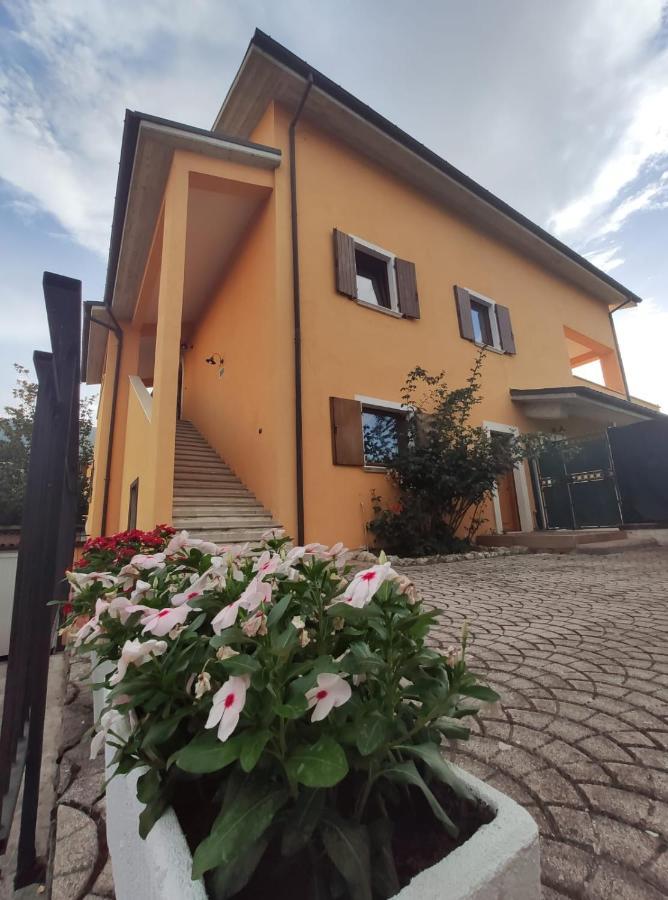 B&B Al Solito Posto LʼAquila Zewnętrze zdjęcie